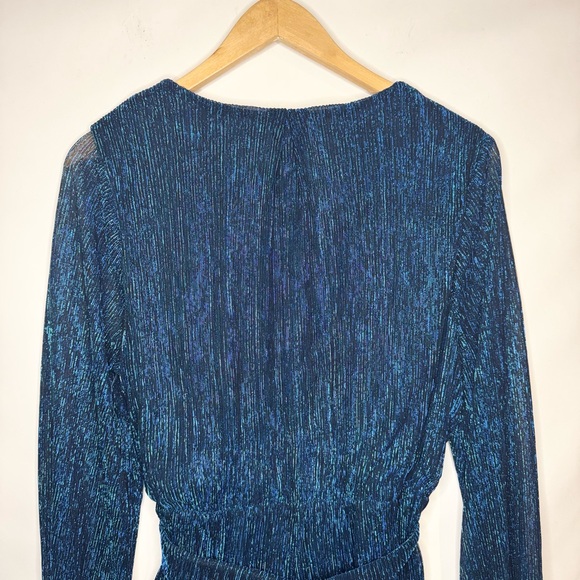 NWT Lulu’s Wow Factor Blue Metallic Surplice Romper Long Sleeve Size Large - Picture 6 of 7